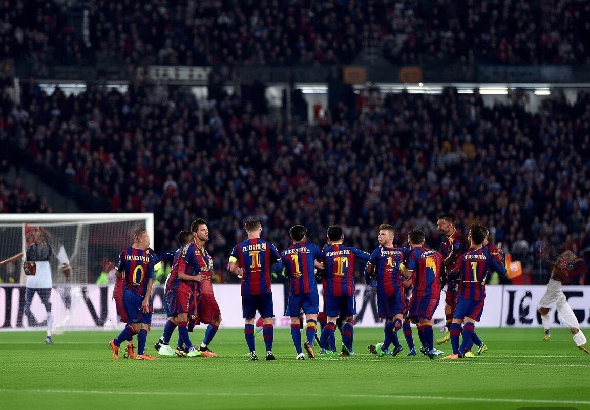 巴法巅峰对决：欧冠巴萨与巴黎精彩对决回顾