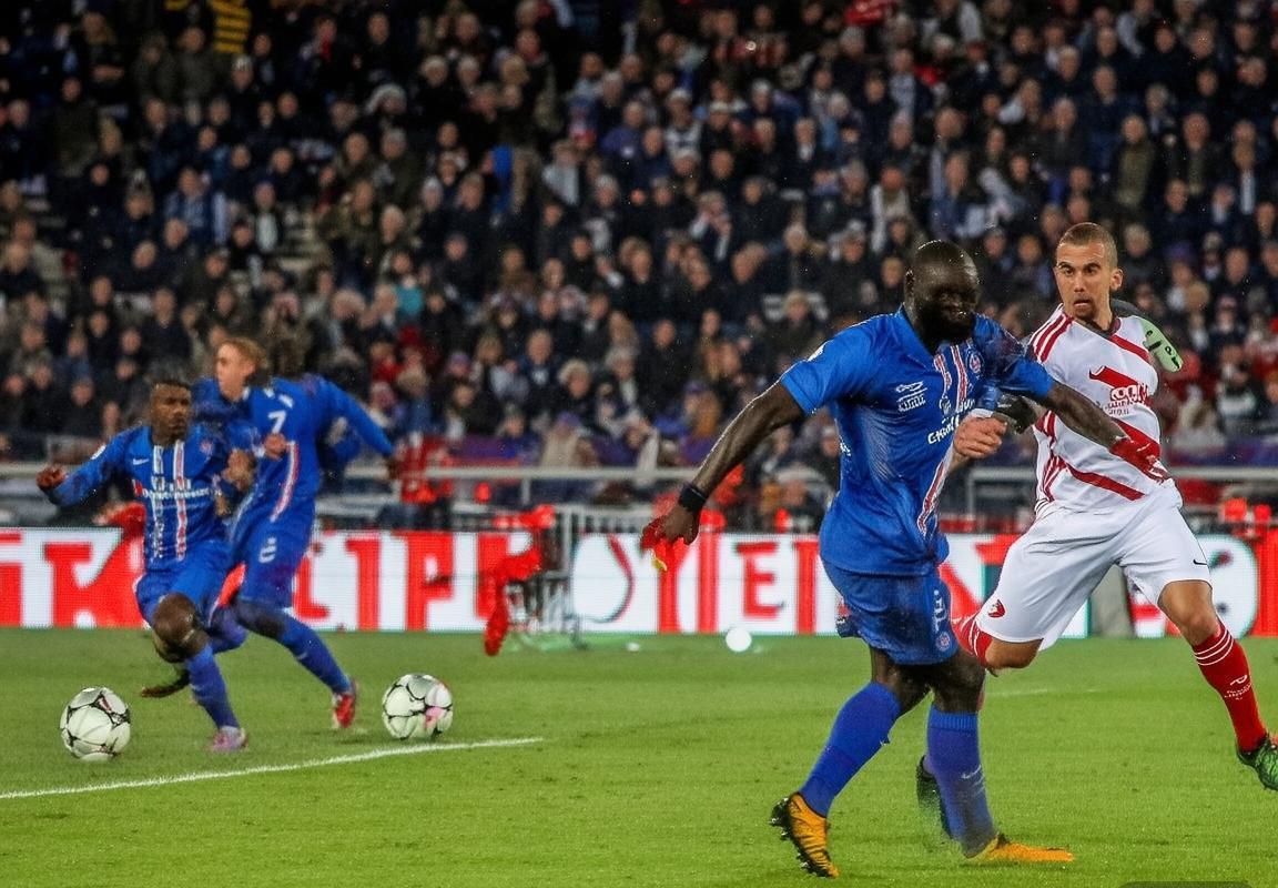 巴黎圣日耳曼vs安格斯：激战回顾与亮点盘点